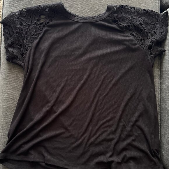 Torrid - Crochet Sleeved Raglan Black Top, Size 1 (XL/14/16) - Picture 4 of 6